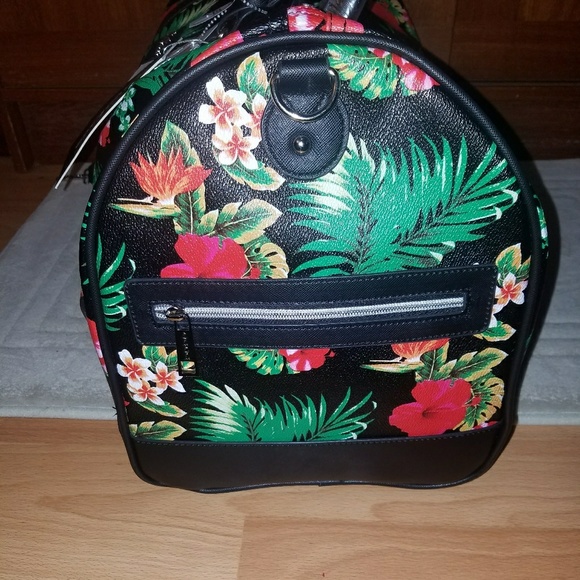 SOLD!BEBE 🌺🌺TROPICAL FLORAL🌺🌺 WEEKENDER DUFFLE - Picture 5 of 8